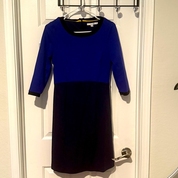 Boden Louise Ponte Long Sleeve MIDI Shift Dress in Blue Color Block Size 6P - Picture 2 of 7